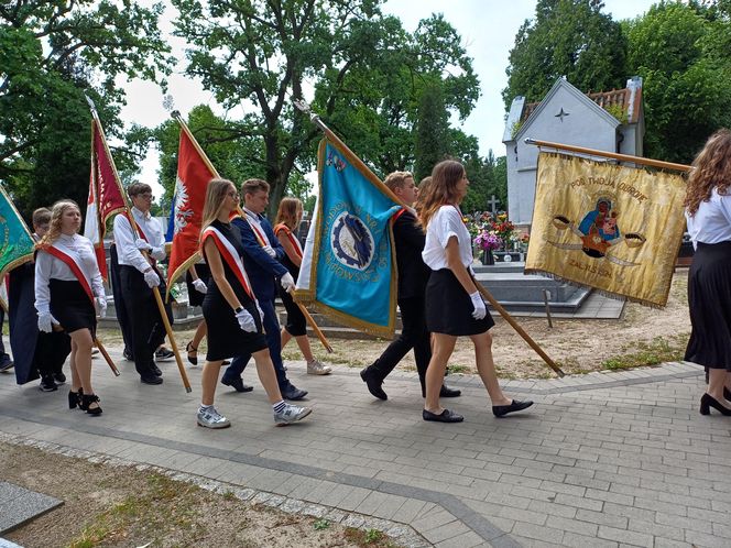 Pamięć o powstańcach żyje w Ostrzeszowie. Ulicami miasta przeszedł Marsz Pamięci [ZDJĘCIA]