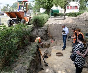 Odkopali ludzkie truchło w miejscu dawnego więzienia. „Wszystkie ofiary zostały pogrzebane w podobny sposób”