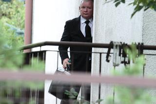 Co robił dziś Kaczyński: Nie był na zaprzysiężeniu, odwiedził matkę, przyjechał do Sejmu