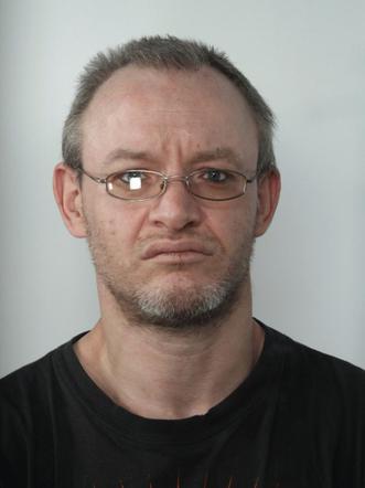 Perfekcyjnie fałszują dokumenty! Są poszukiwani przez bydgoską policję [ZDJĘCIA] 