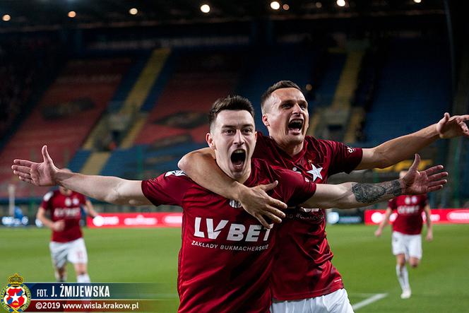 Rozwiąż zagadkę i zwiedź z nami stadion Wisły Kraków!