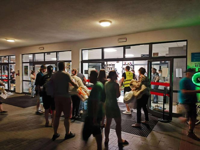 Pożar w Ząbkach. Tłumy wykupują artykuły pierwszej potrzeby