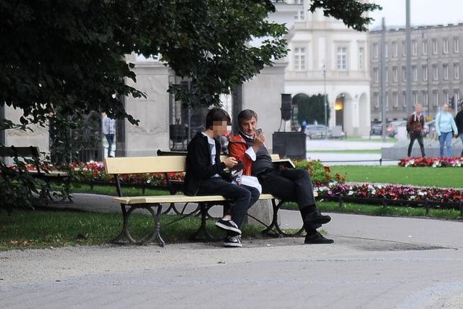 Kuchciński Marek z synem w Ogrodzie Saskim