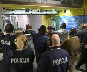 Zawody strzeleckie w Warszawie. Z bronią weterani, funkcjonariusze i żołnierze