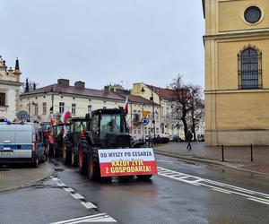 Rolnicy w Rzeszowie wyjechali na ulice. Trwa strajk generalny 