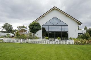 Jak mieszka Wojciech Modest Amaro?