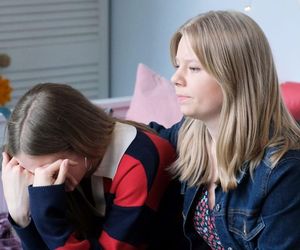 M jak miłość odc. 1882. Lenka (Olga Cybińska), Sara (Nadia Smyczek)