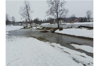Roztopy w Małopolsce. Zalane piwnice i drogi