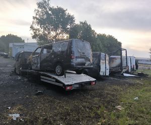 Spalone busy przy ulicy Usługowej w Lesznie