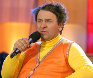 Grzegorz Halama nagle zniknął z show-biznesu. Nie do wiary, jak dziś wygląda znany kabareciarz