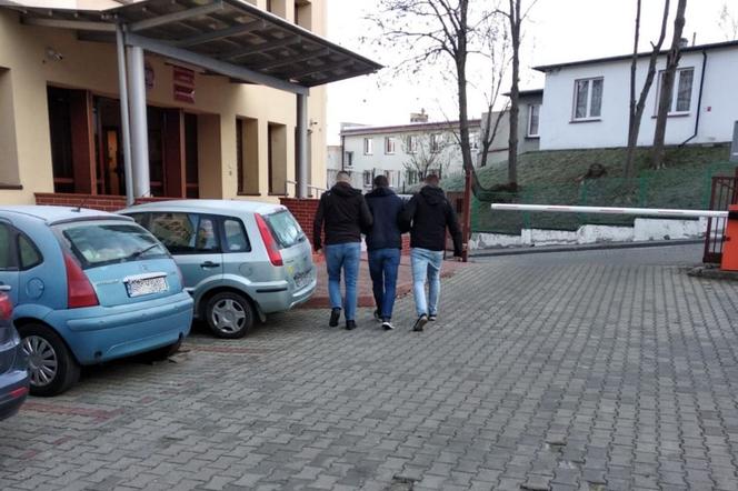 Rzeszów: Policjanci zatrzymali mężczyznę, który miał wyłudzić blisko 3 miliony złotych