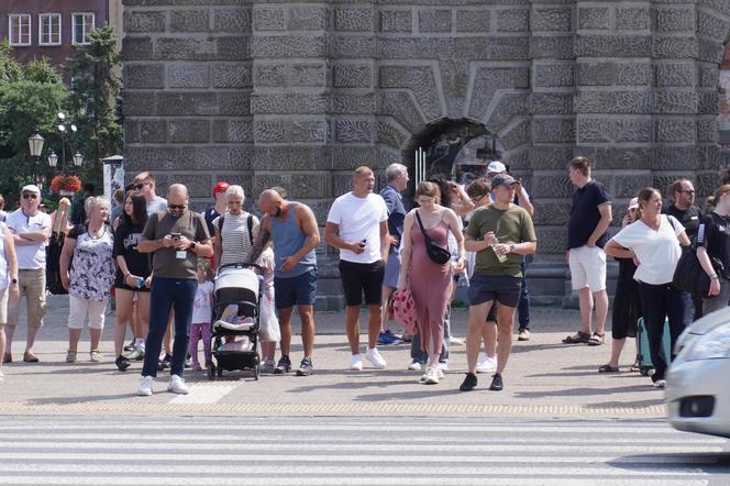 Tłumy turystów w Gdańsku. Ulice pękają w szwach