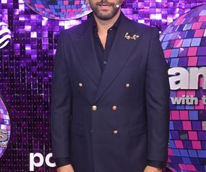 Tłum gwiazd na najnowszym odcinku Tańca z Gwiazdami. Fijał w czerwieni, Mróz w czerni i Frycz w bieli