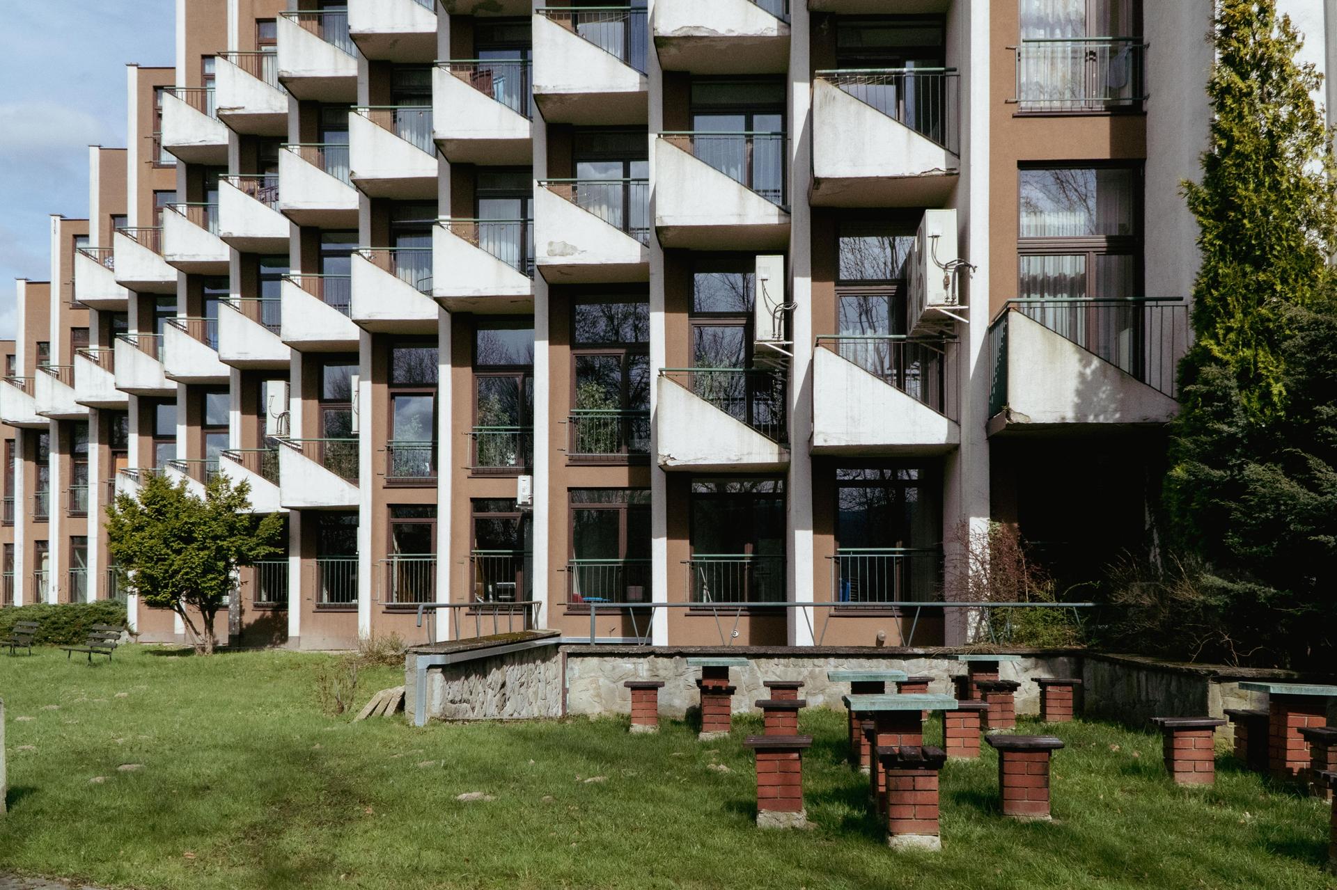 Piramidy z Ustronia Zawodzie - zdjęcia. Klimat wczasów z PRL-u