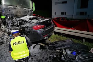 Zderzenie BMW z ciężarówką pod Wrześnią! Nie żyje jedna osoba [ZDJECIA]