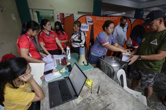 Supertajfun w Filipinach. Dwie osoby zginęły, ponad milion ewakuowanych