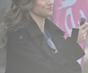 Agnieszka Kaczorowska siedzi i pachnie, a Rogacewicz wynosi śmieci i je kanapke poza autem... Fajna para?