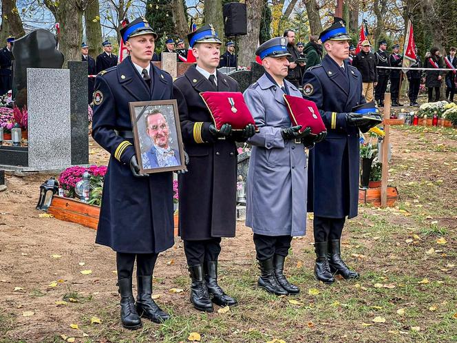 Pogrzeb Bartosza Błyskala. Strażak-nurek zginął podczas poszukiwań Grzegorza Borysa w Gdyni