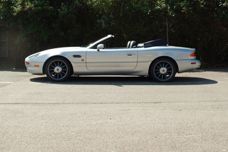 Aston Martin DB7 Volante należący do Jennifer Lopez