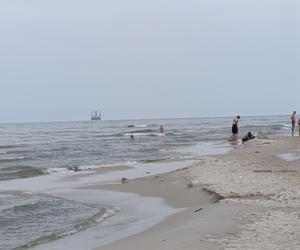 Badanie geologiczne na plaży w Lubiatowie. Budowa elektrowni jądrowej w gminie Choczewo