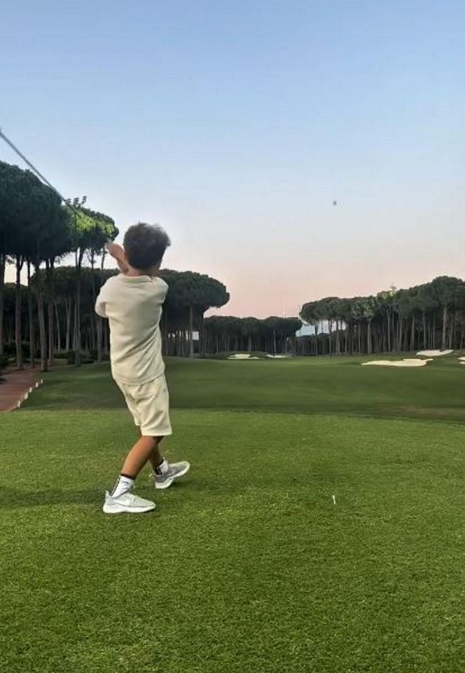 Wojciech Szczęsny uczy Liama nietypowego sportu