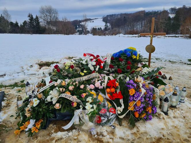 Grób żołnierza zabitego na Ukrainie