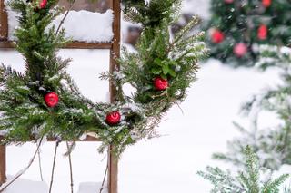 Jak ozdobić ogród na święta? 