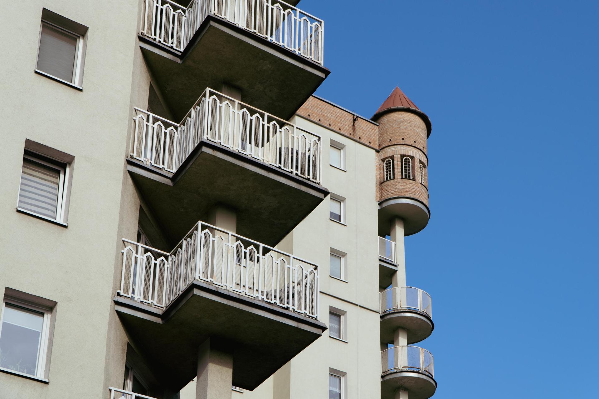 Blok-zamek w Krakowie - zdjęcia. Zobacz Wawel z wielkiej płyty