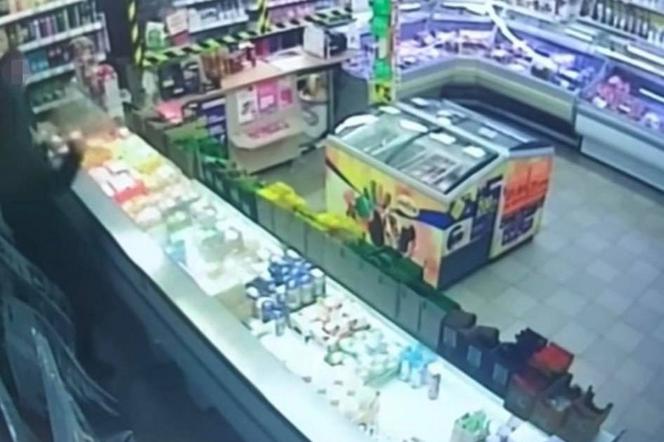 Atak nożownika na sprzedawcę sklepu w Medyce