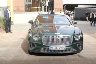 Takimi samochodami Lewandowscy przyjechali na galę Złoty But