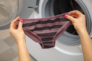 Bez majtek naprawdę zdrowiej? Prof. Dębska przypomina zapomniany szpitalny zwyczaj