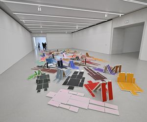 Wanny, buty i manekiny za 851 tys. zł? Ale sztuka! „To jedna z najbardziej wpływowych artystek na świecie”