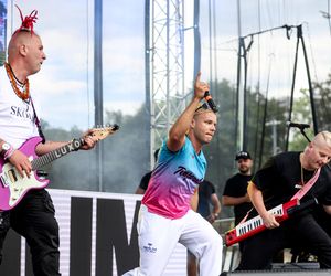 Śląska Scena Letnia na promenadzie przy Stadionie Śląskim w Chorzowie