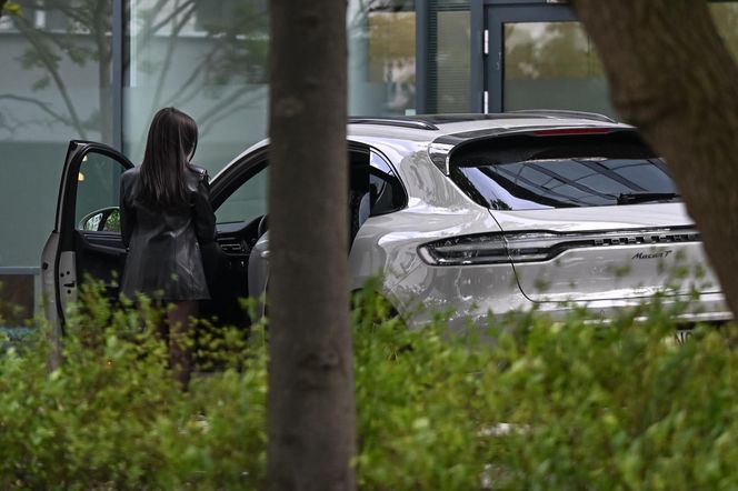 Roxie Węgiel -  tajemniczy fotelik w limuzynie