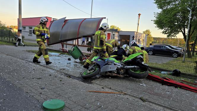 Dramatyczny wypadek motocyklisty z rowerzystką