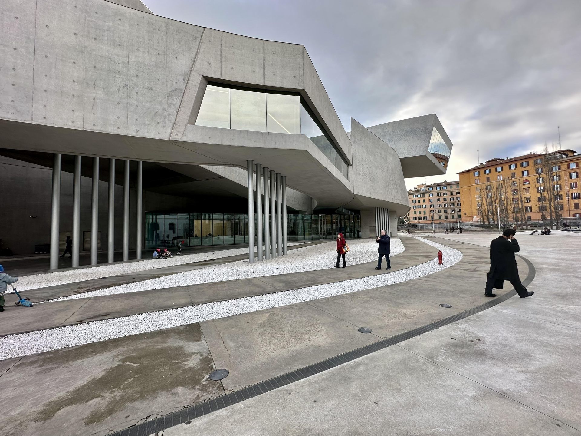 MAXXI - widok od dziedzińca