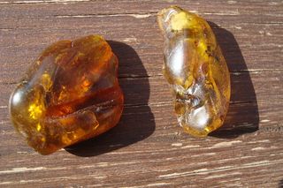 Przemycali bursztyn na wielką skalę. CBA zatrzymało sześć osób