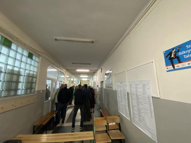 Wybory 2023. W lokalach wyborczych pojawiło się wielu łodzian