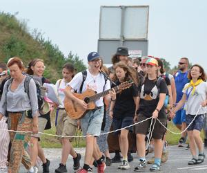 Śpiewający dzień lubelskich pątników na szlaku do Jasnej Góry!