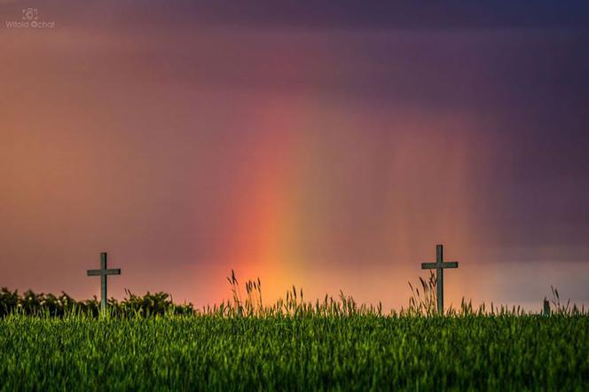 Tęcza po burzy na podkarpackim niebe. Zobacz, co udało się uchwycić fotografowi [GALERIA]