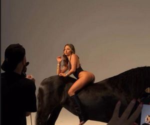 Julia Wieniawa nie traktuj mnie poważnie, to tylko seks