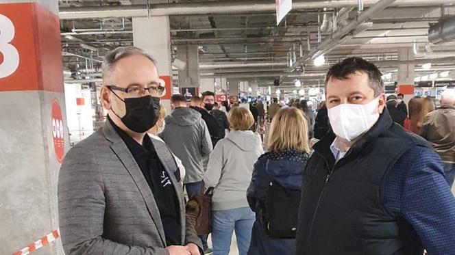 Minister Zdrowia Adam Niedzielski zaszczepił się na Narodowym