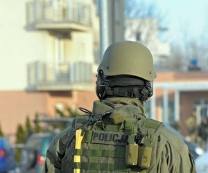 Broń i materiały wybuchowe w mieszkaniu. Będzie ewakuacja bloku w Olsztynie