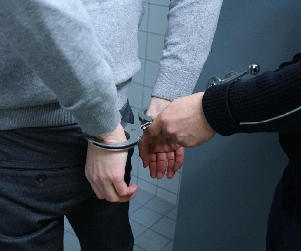 Napad na jubilera w Krakowie. Groził ekspedientce śmiercią i ukradł 250 tys. zł. Łukasz K. skazany