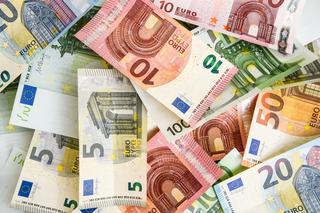 Kursy walut. Sprawdź kursy funta, euro, dolara i franka szwajcarskiego [27.07.2022]
