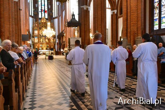 Białystok. Msza święta żałobna za śp. abp. Stanisława Szymeckiego