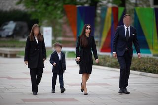 Marta Kaczyńska w towarzystwie męża, dwójki dzieci i prezydenta na Wawelu. Oddali cześć Marii i Lechowi Kaczyńskim