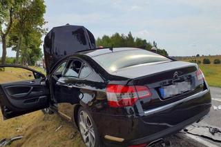 Tragiczny wypadek na DK 42. Zginęły dwie osoby. Wśród rannych są dzieci