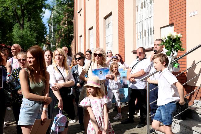 Pan Artur płakał w tracie białego marszu w Częstochowie. "Kamilek śni mi się po nocach"