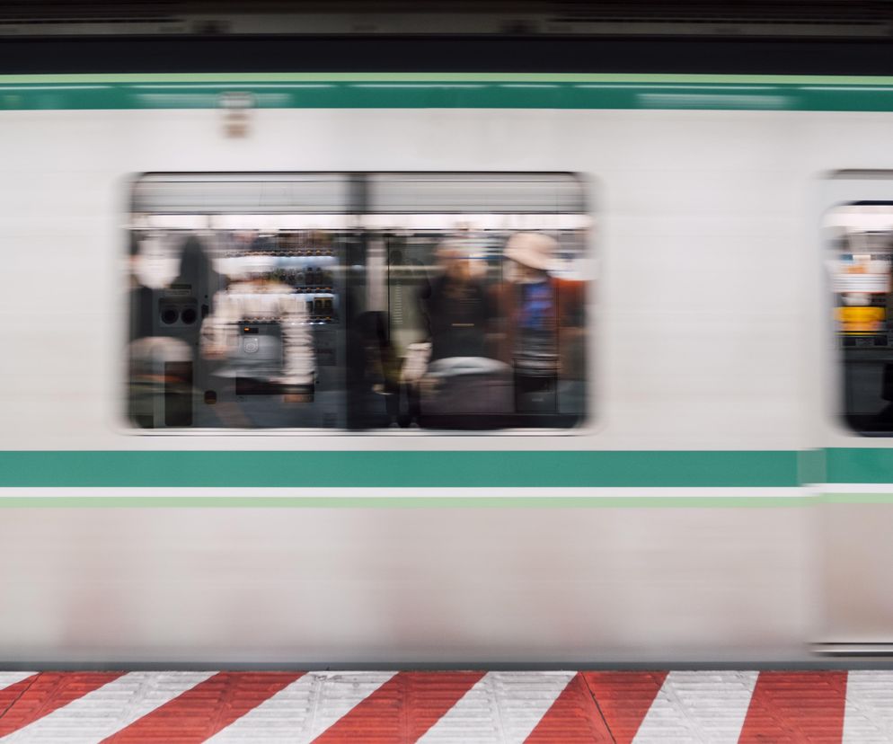 Metro, pociąg